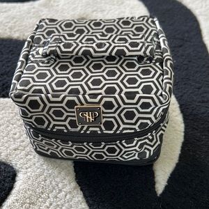 PureN brand jewelry storage/travel cube